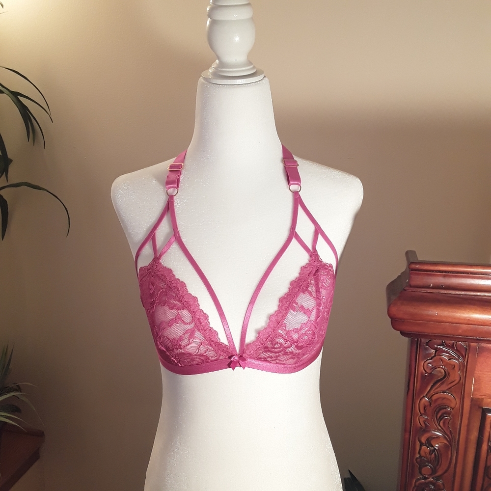NWOT Chelsea28 Strappy Bralette